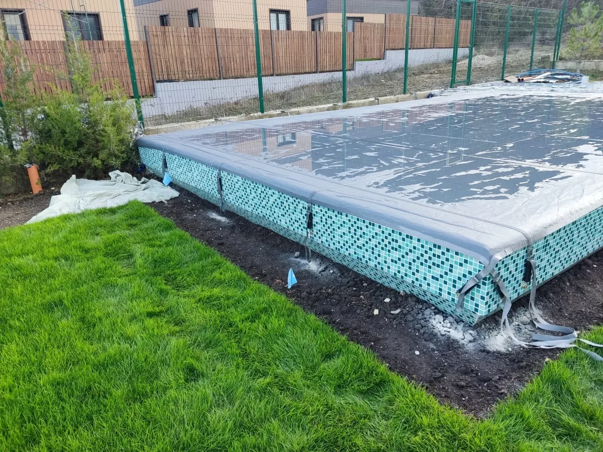 Батутное покрывало на бассейне в Оренбурге